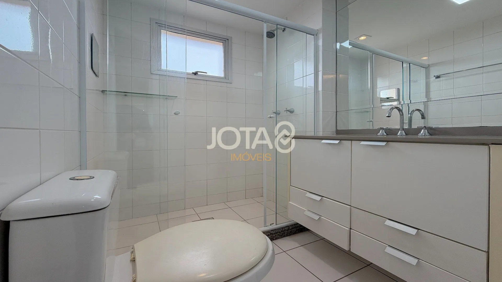 Furnished 3-bedroom apartment with 111 m² and suite — photo 27