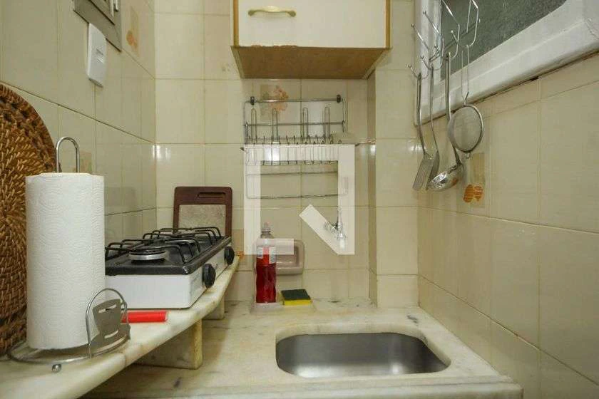 Kitnet mobiliada com máquina de lavar e armários embutidos — photo 7