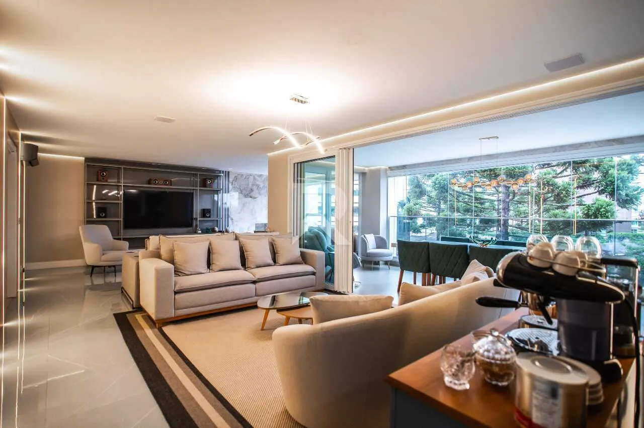 Furnished apartment with 4 en-suite bedrooms and 255 m² — photo 3