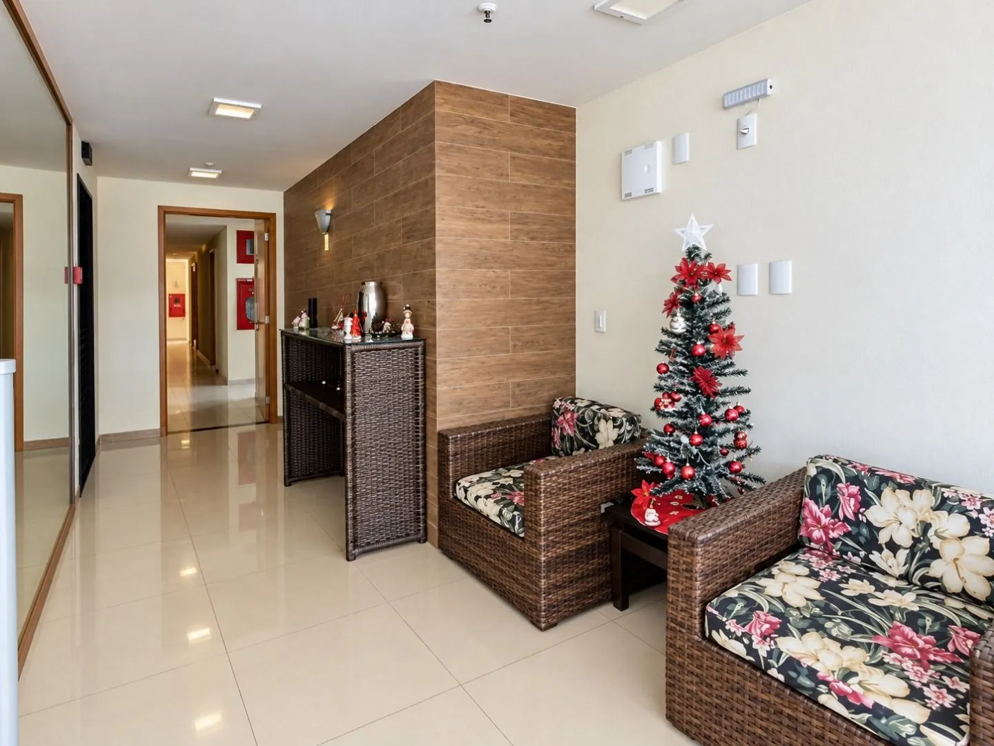 2-bedroom apartment in a building with a sauna — photo 28