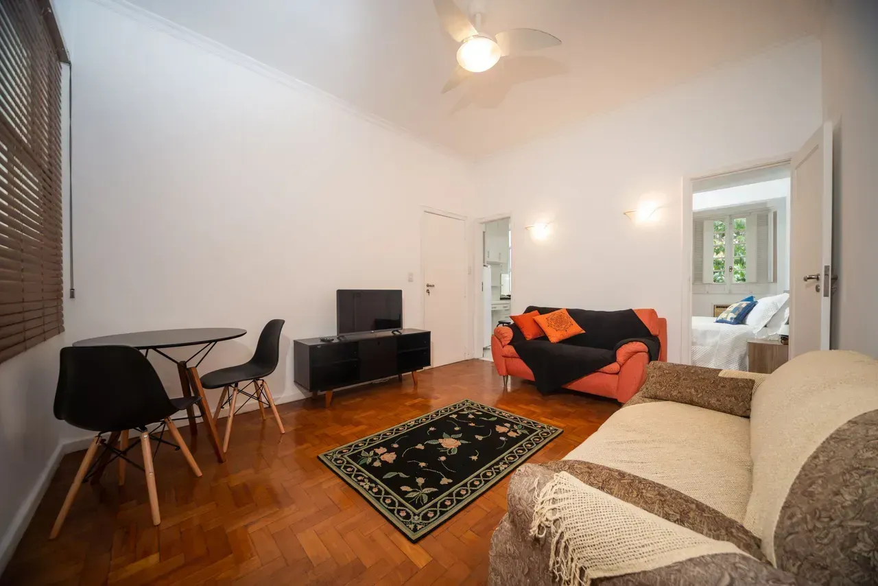 1-bedroom apartment with 50 m² and a compact kitchenette