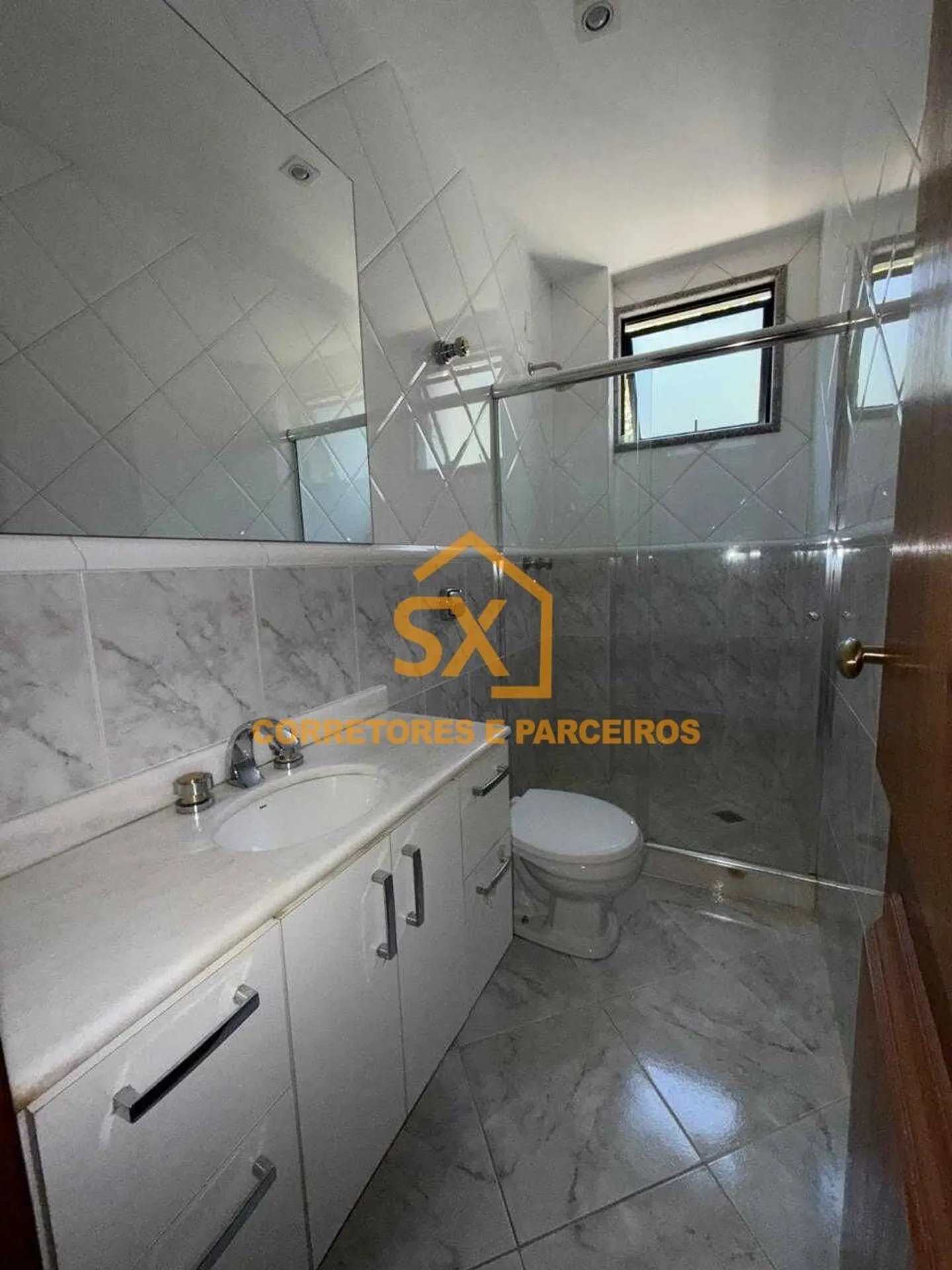Apartment with 4 en-suite bedrooms and 210 m² gas kitchen — photo 14
