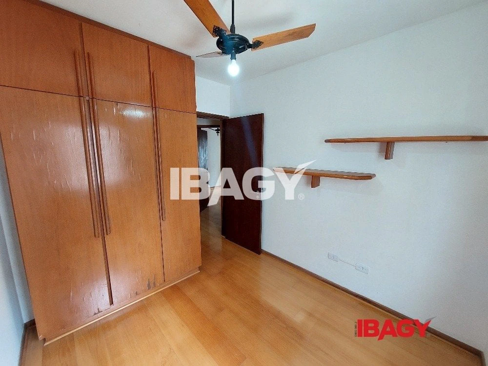 3-bedroom apartment with a washing machine in Florianópolis — photo 8