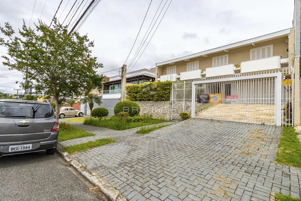 5-bedroom house with 347 m² and 4 parking spaces — photo 2
