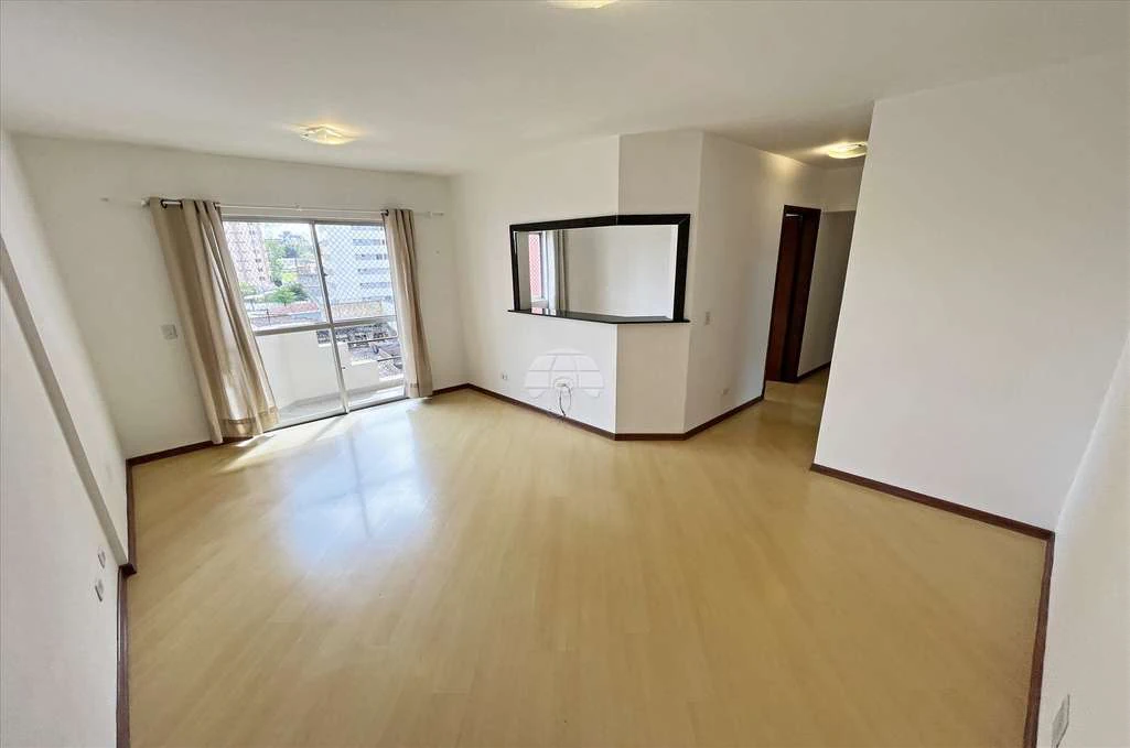 2-bedroom apartment with suite and balcony — photo 3
