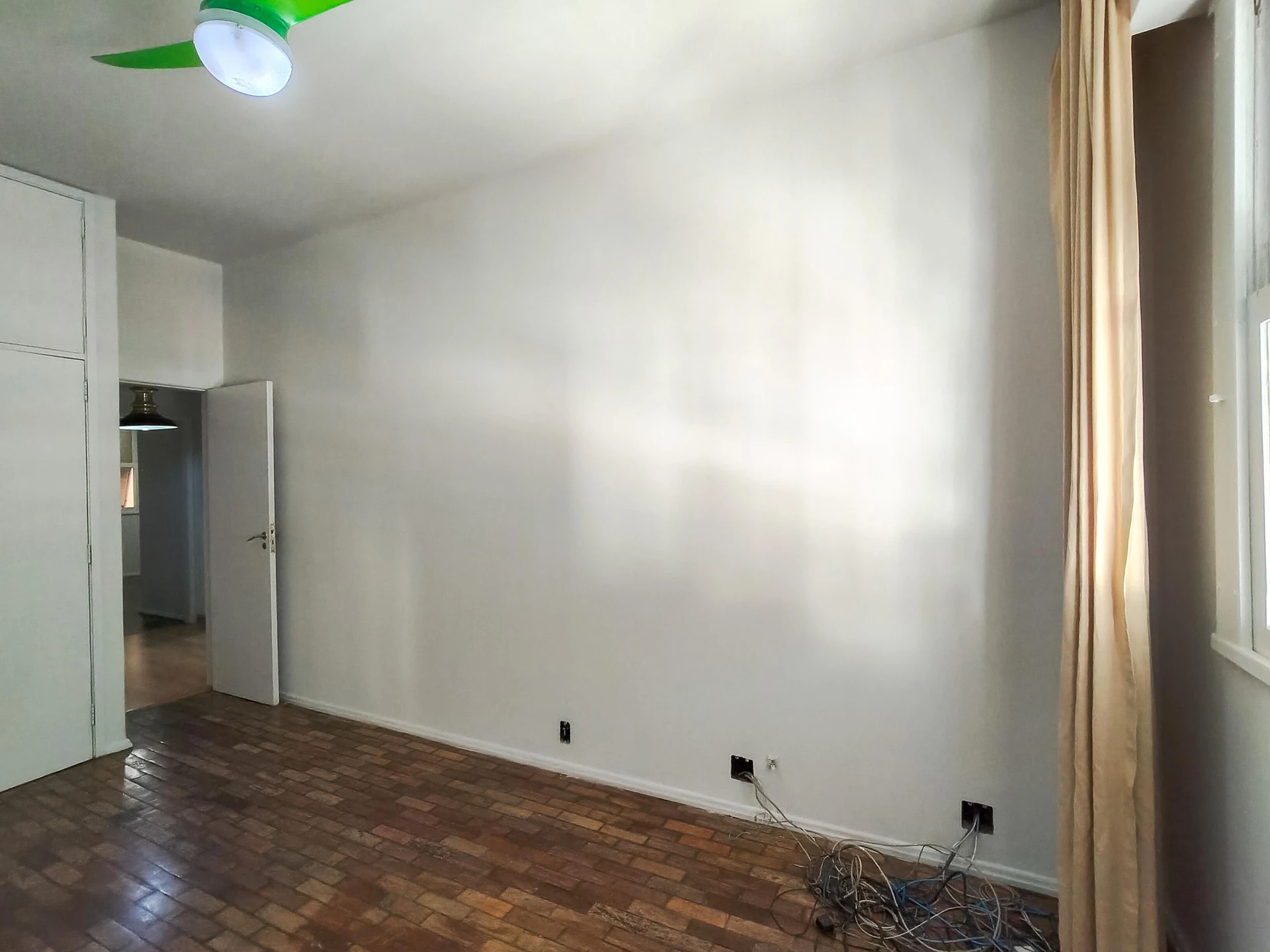 Furnished 4-bedroom apartment with 3 bathrooms — photo 43