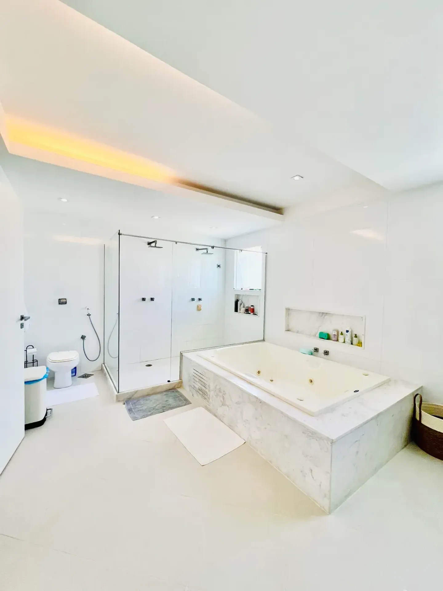 Casa mobiliada com 5 suítes e 640 m² — photo 57