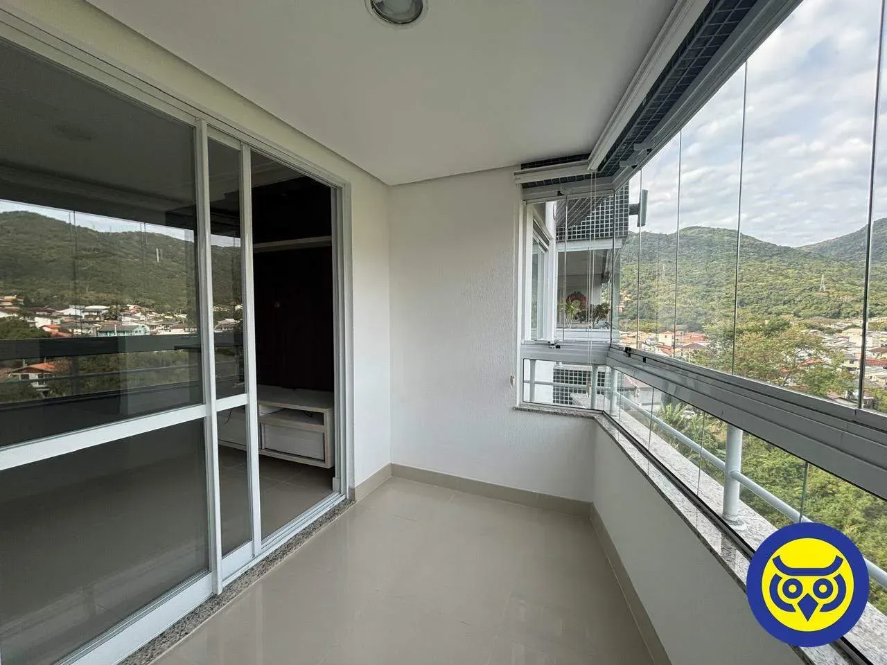 2-bedroom apartment with open kitchen and en-suite — photo 3