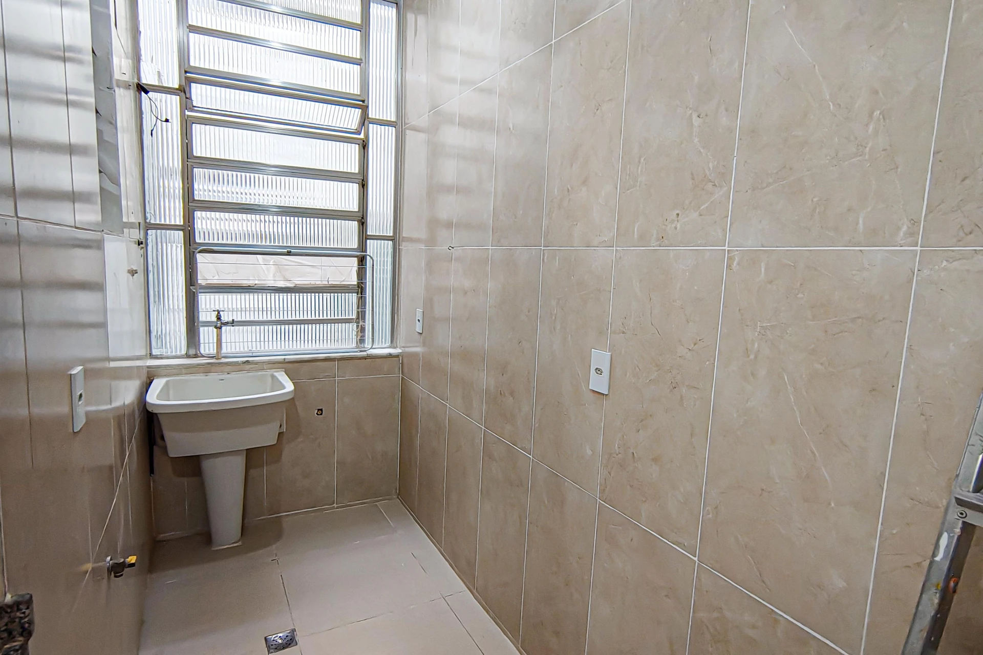 Деревянный пол или ламинат и 2 спальни: квартира 70 м² — photo 13