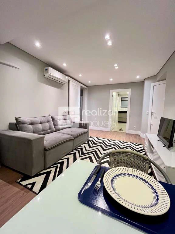 3-bedroom apartment with suite and laundry area — photo 3