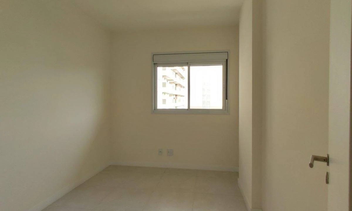 2-bedroom apartment with a mountain view — photo 21