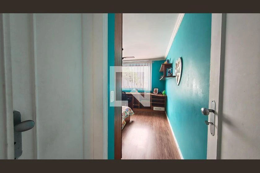 290 m² house with a bathtub and a walk-in closet — photo 8