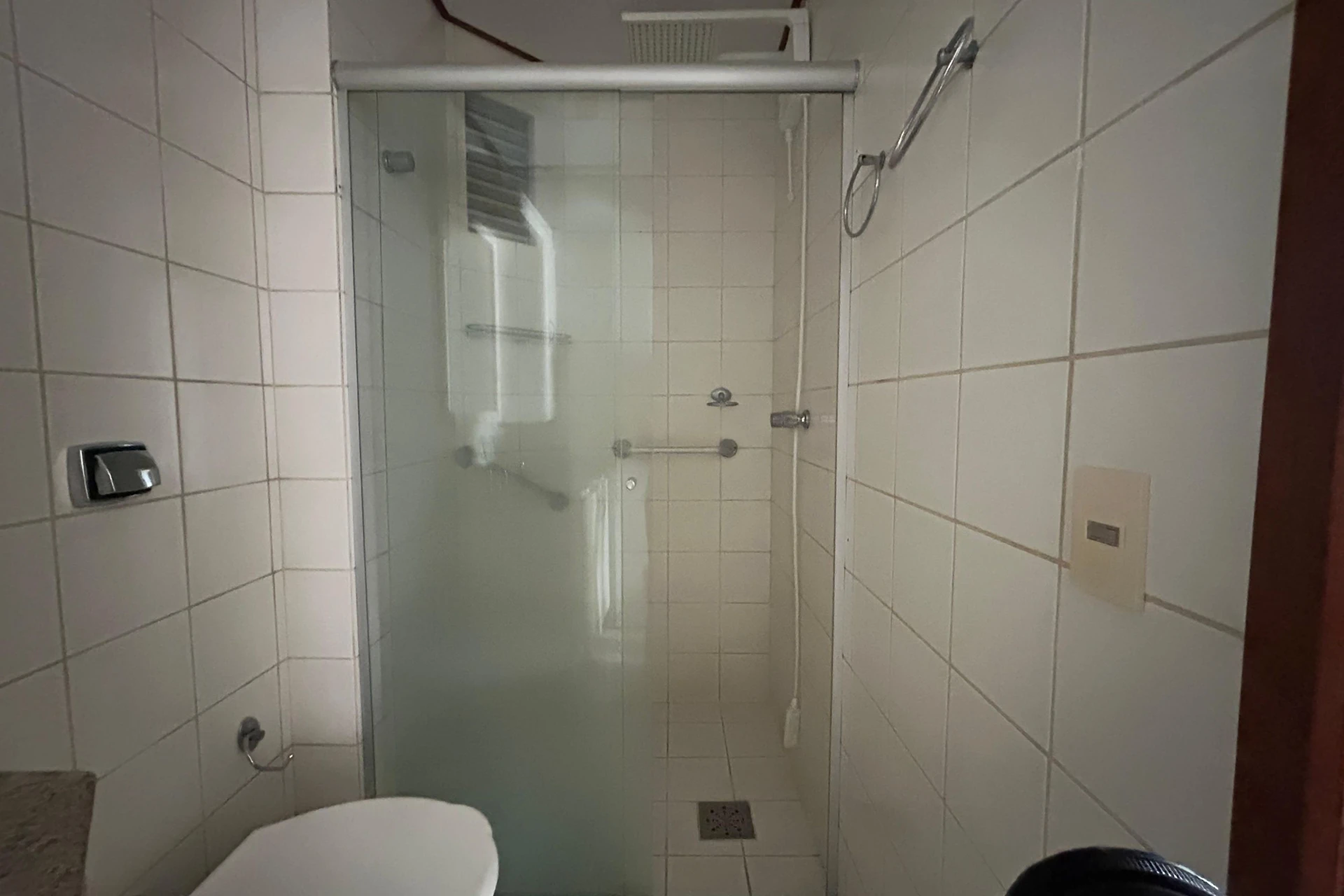 3-bedroom apartment in a building with a gym — photo 41