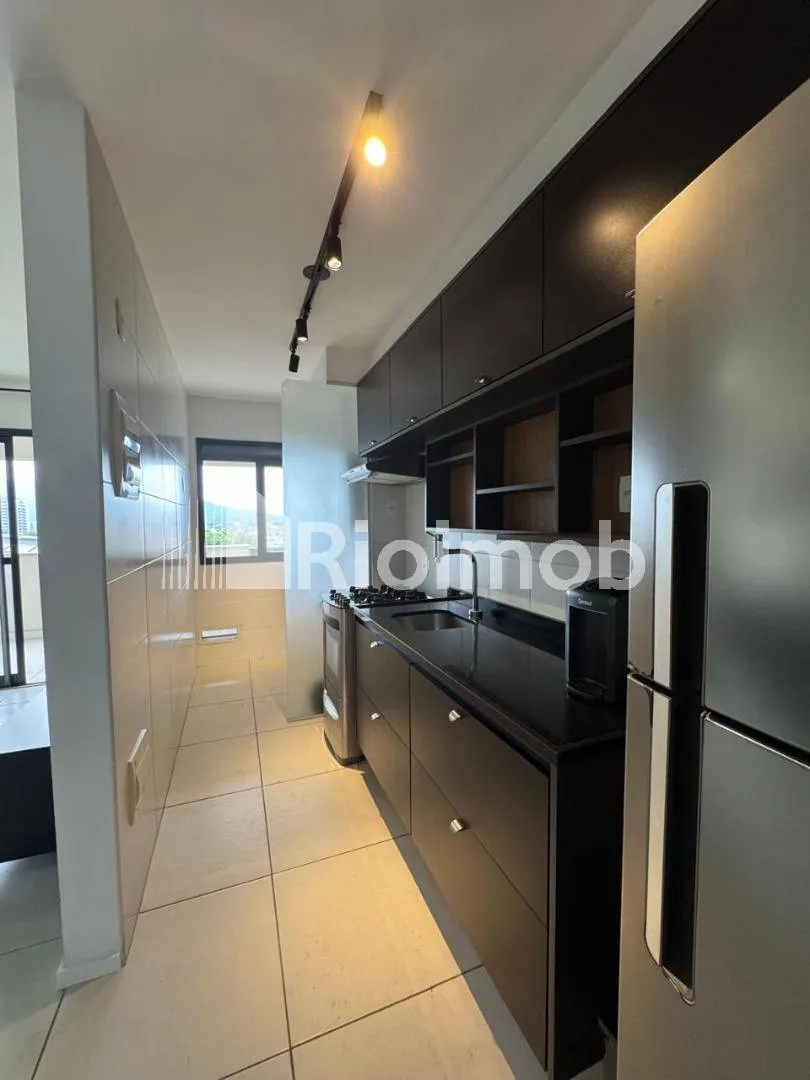 2-bedroom apartment with a mountain view — photo 4