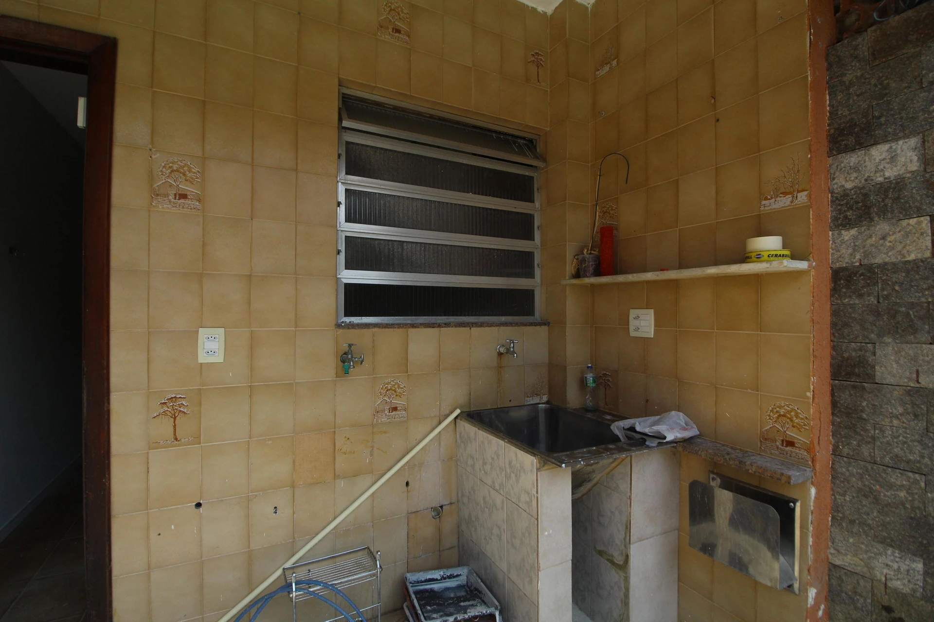 House, 450 m², with a grill on the balcony — photo 3