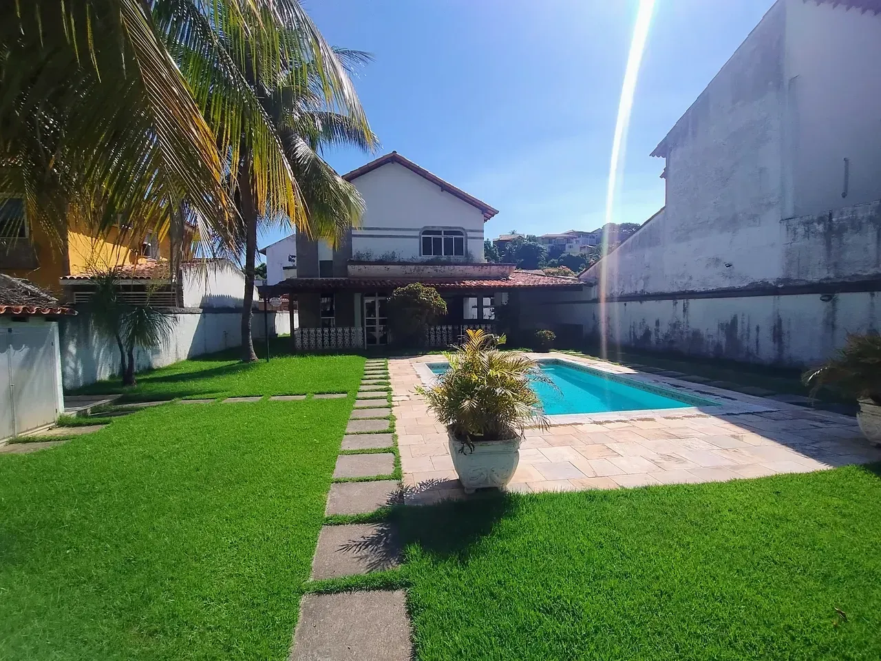 Casa com 4 quartos, 5 banheiros e 4 vagas — photo 9