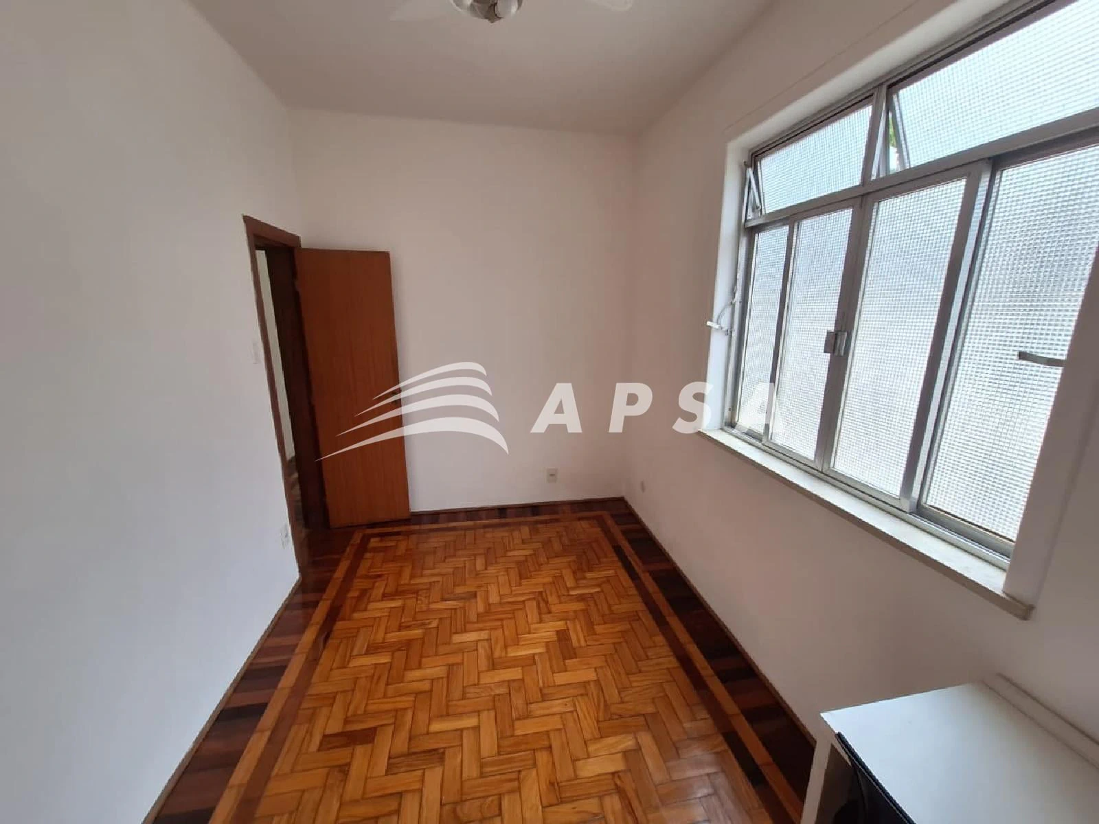 Apartment with 2 bedrooms and an open-plan kitchen — photo 7