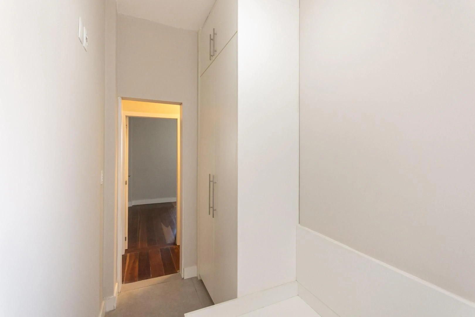 Wood or laminate floors in a 2-bedroom apartment, 64 m² — photo 36