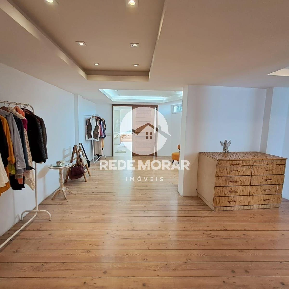 Furnished house, 1450 m², with a water view — photo 35