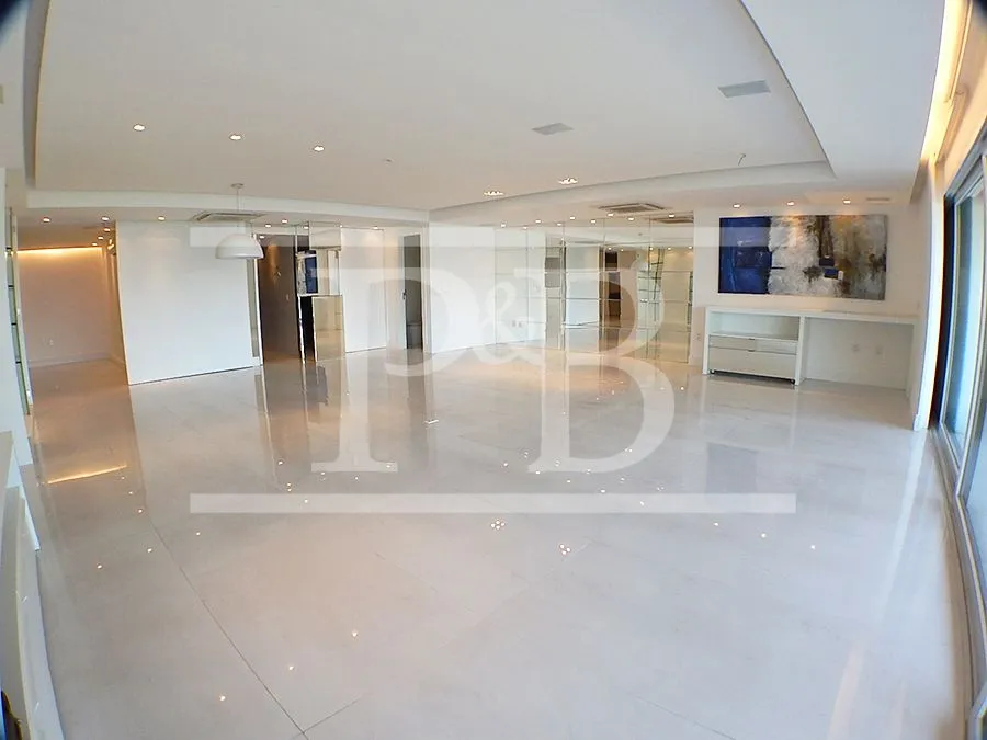 4-bedroom apartment with glassed-in balcony — photo 8