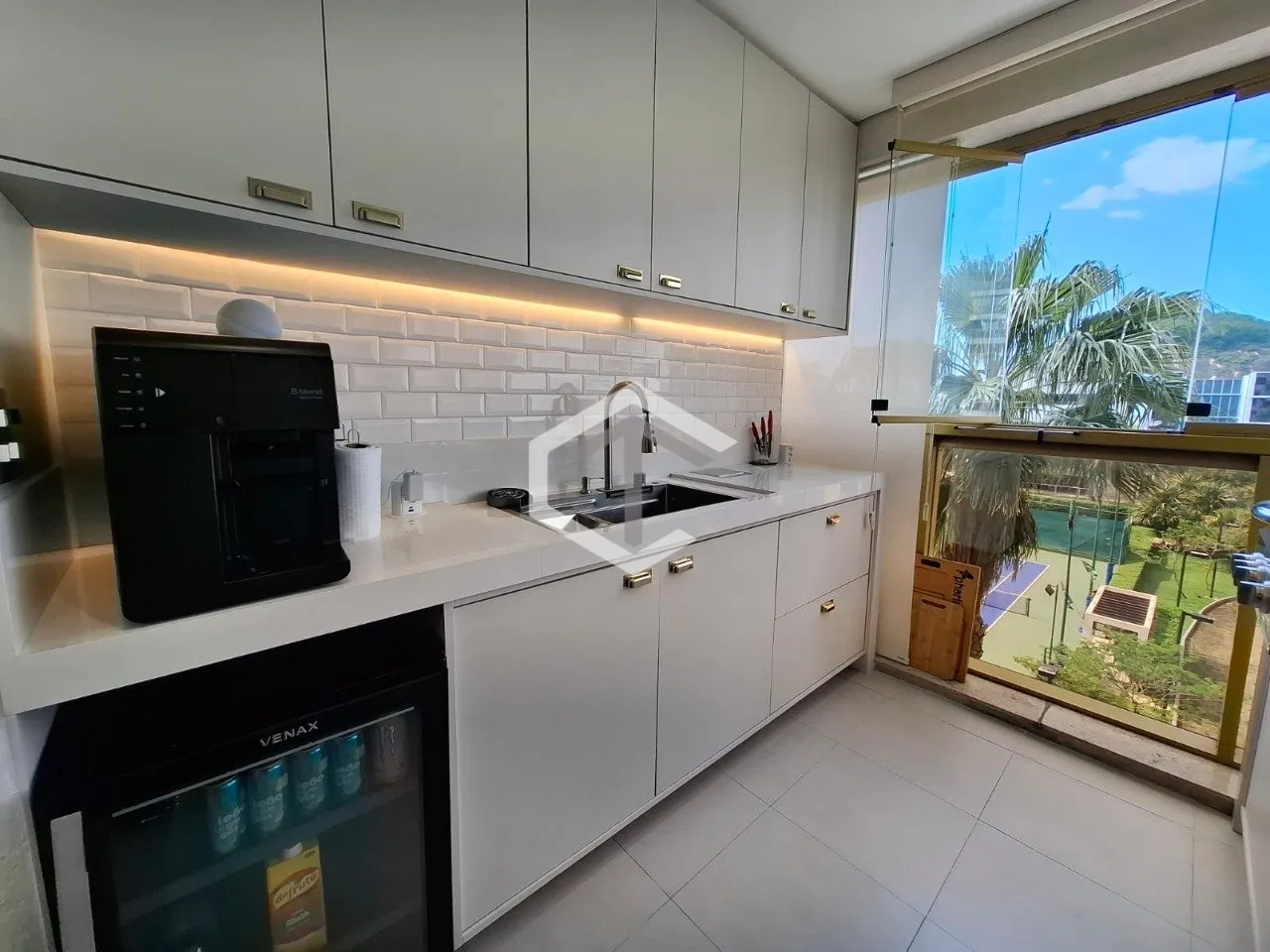 217 m² apartment with a mountain view and a private pool — photo 30
