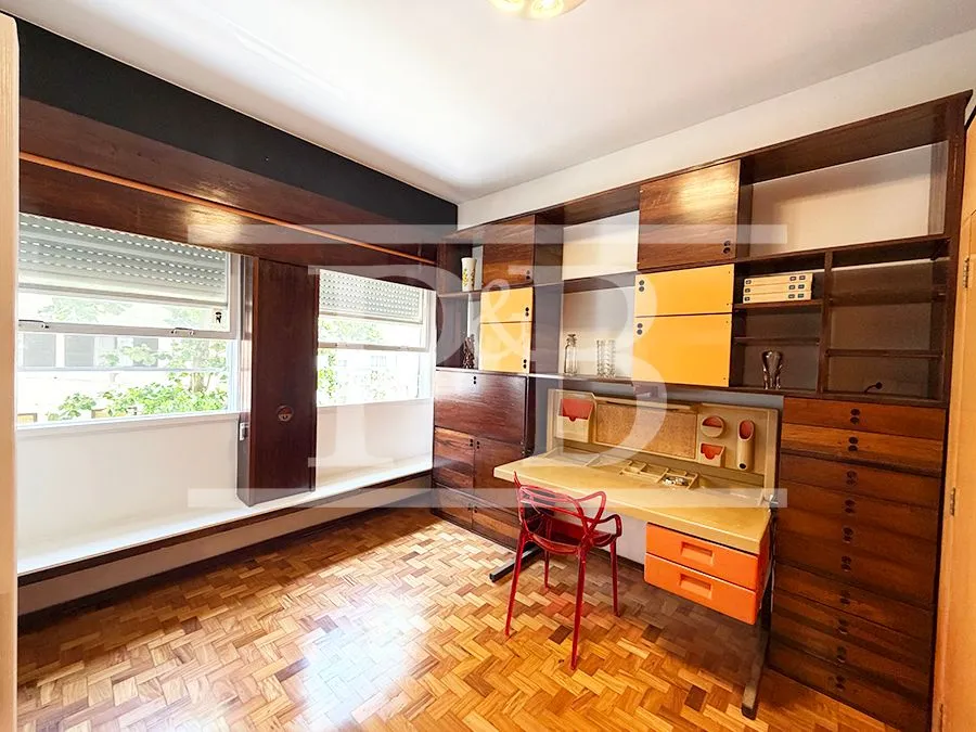 310 m² apartment with floor-to-ceiling windows and a bathtub — photo 34