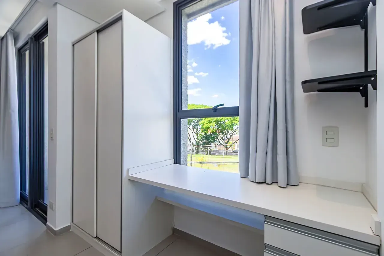 Apartamento amueblado de 36 m² con dormitorio y escritorio — photo 21