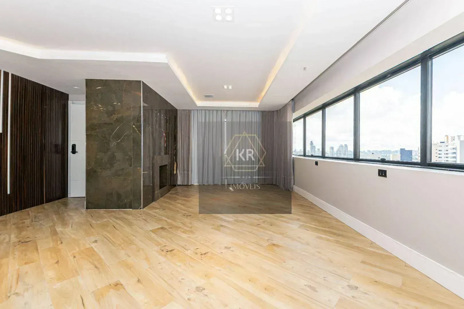 Furnished 272 m² apartment with 3 en-suites and 4 parking — photo 22