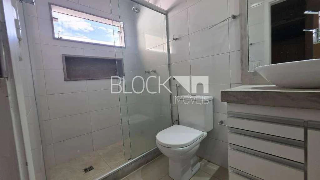 Furnished 400 m² apartment with 3 en-suite suites — photo 10