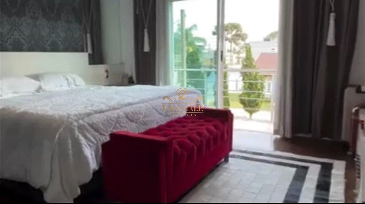 Furnished house, 401 m², with a glass-enclosed balcony — photo 8