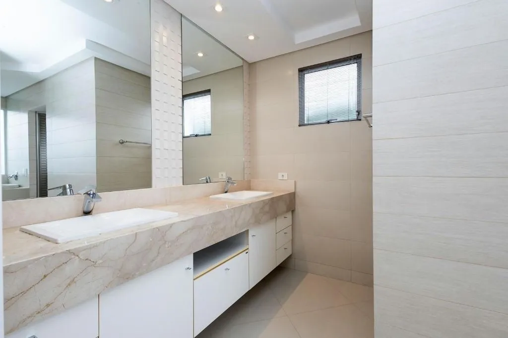 Furnished house 649 m² with 4 en-suite bedrooms — photo 41