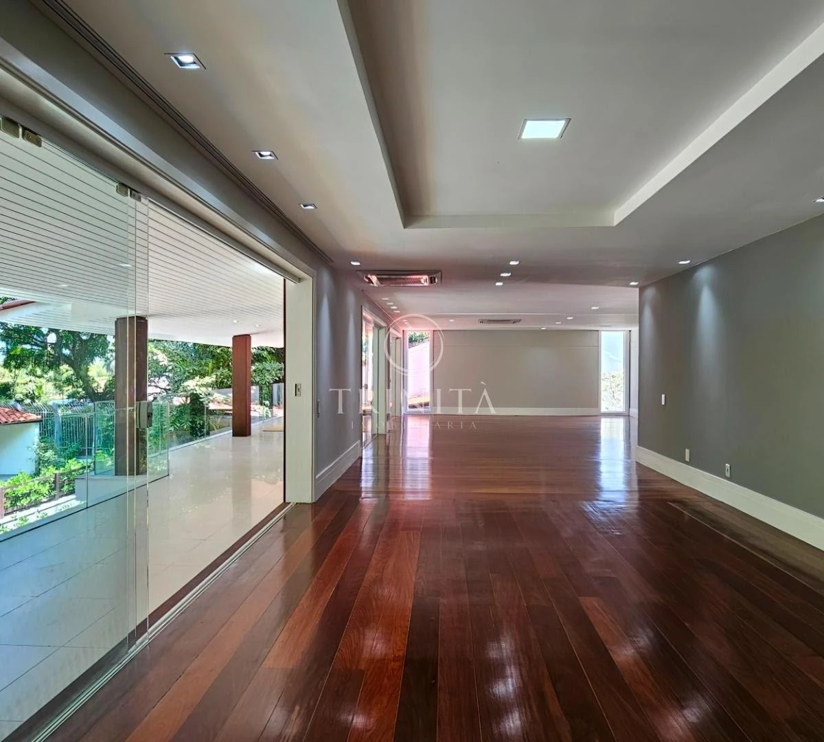 5-bedroom house with a bathtub in Rio de Janeiro