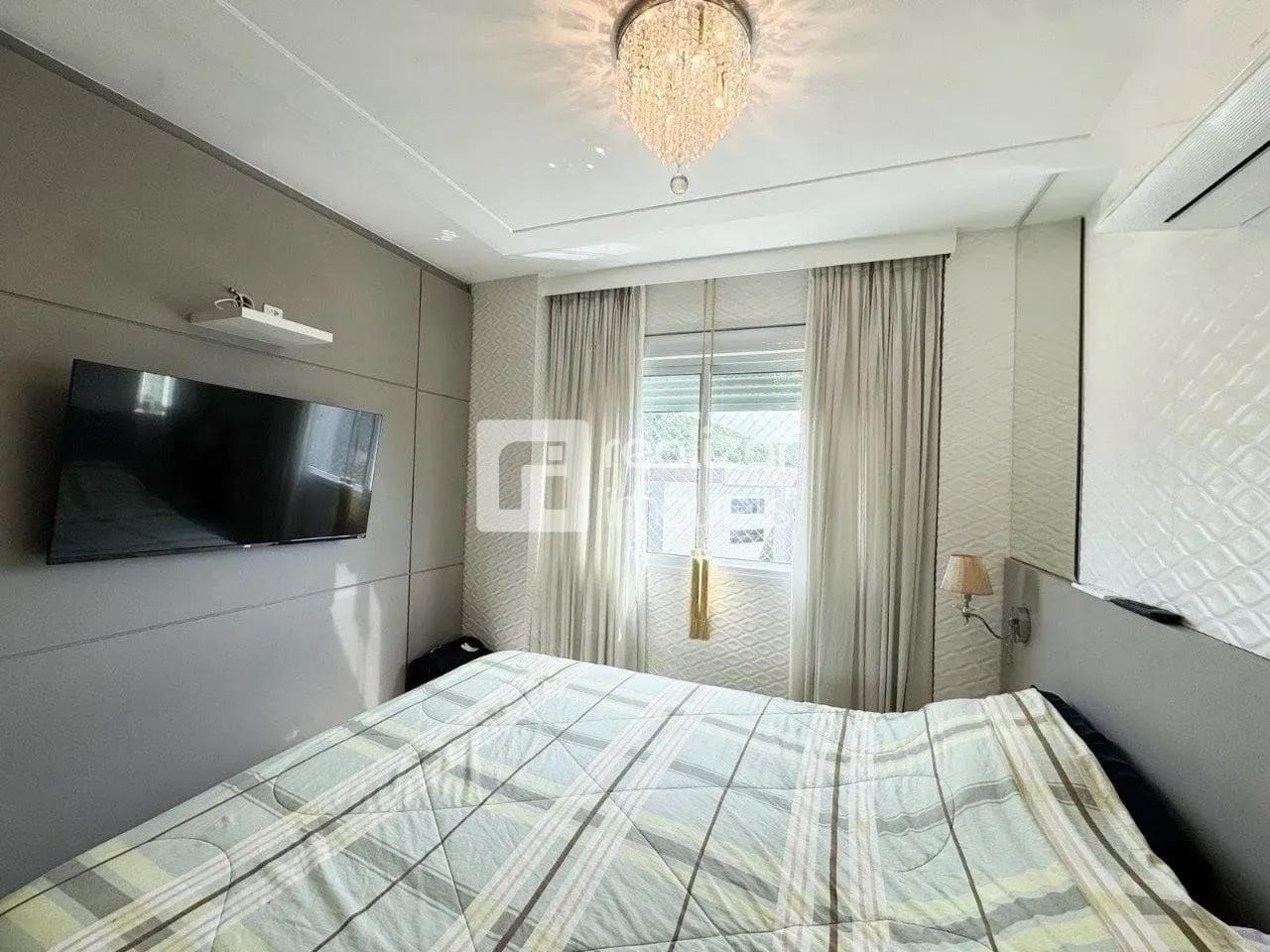 Balcony with a grill in a 3-bedroom apartment, 94 m² — photo 6