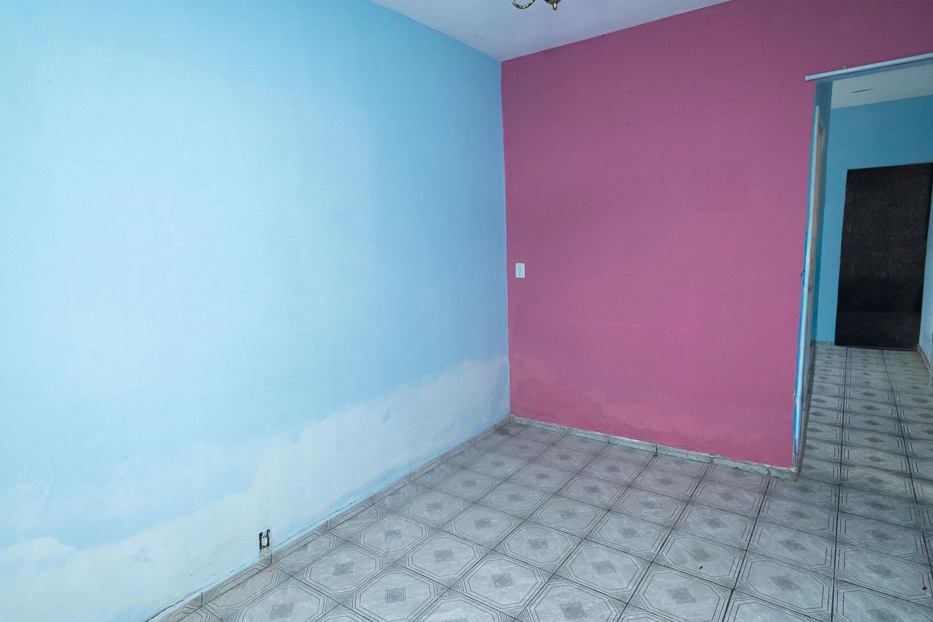 House with 3 bedrooms, 1 en-suite, and private yard — photo 25