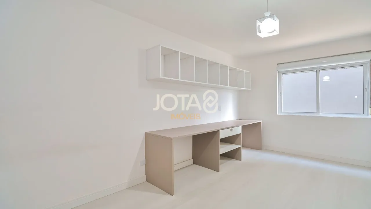 House with 3 bedrooms and an open-plan kitchen — photo 15