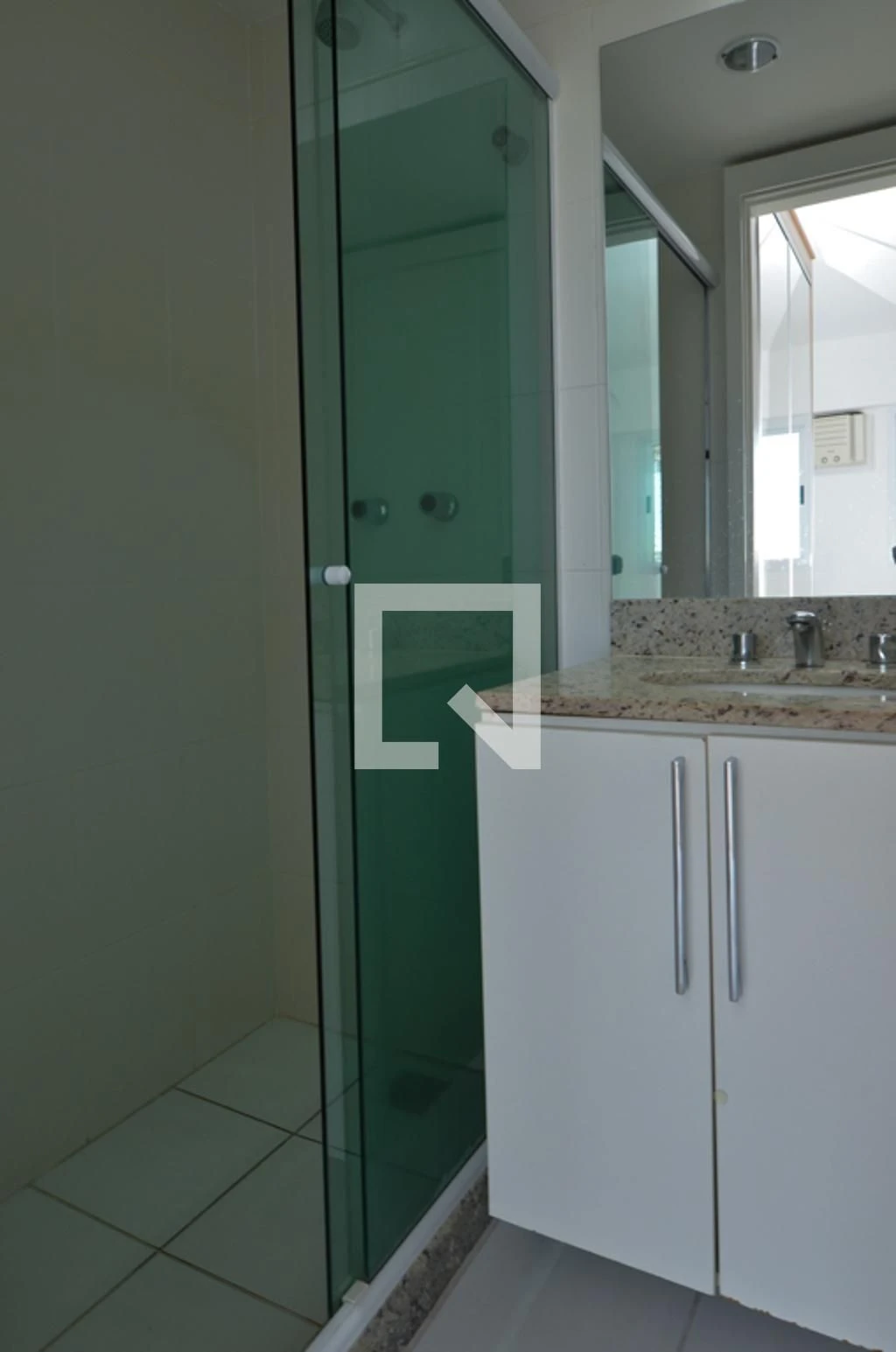 Квартира 80 м² із заскленим балконом та робочим місцем — photo 45