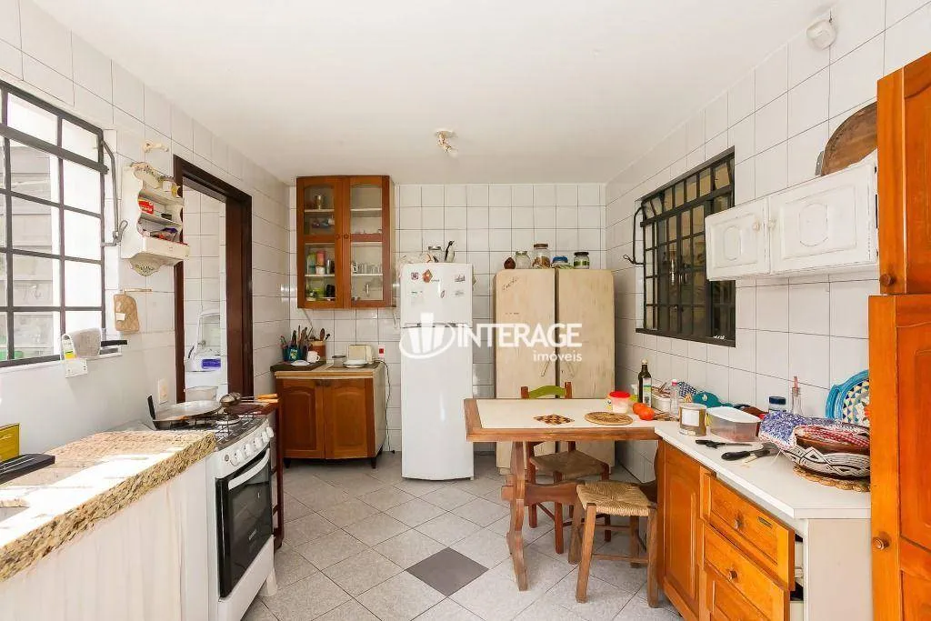 Furnished house with 5 bedrooms and a private BBQ area — photo 5