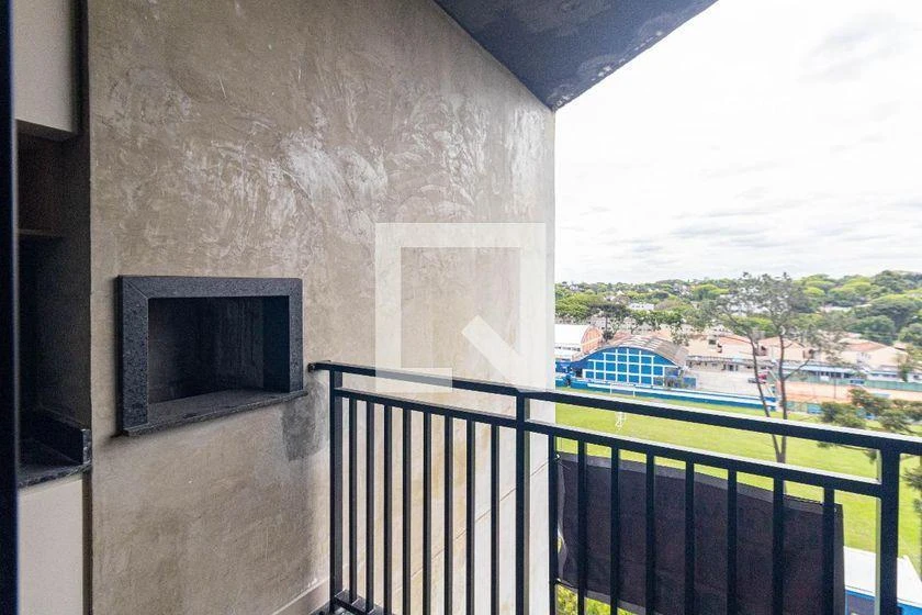 Apartamento mobiliado de 2 quartos com varanda envidraçada