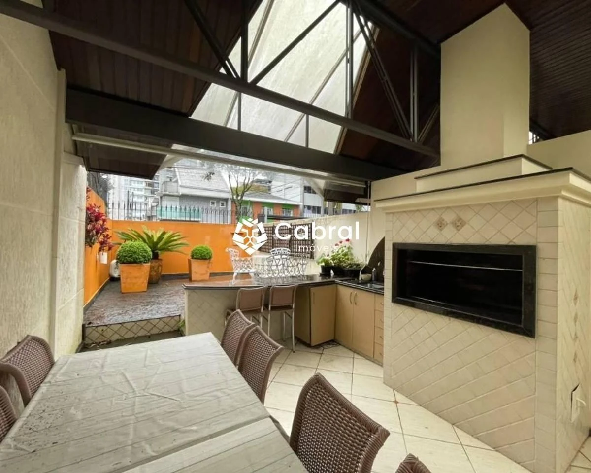 Casa com 3 dormitórios, suíte e jardim privado — photo 40