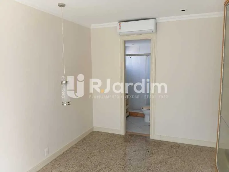 Apartment with 3 bedrooms, 5 bathrooms and 2 parking spots — photo 6