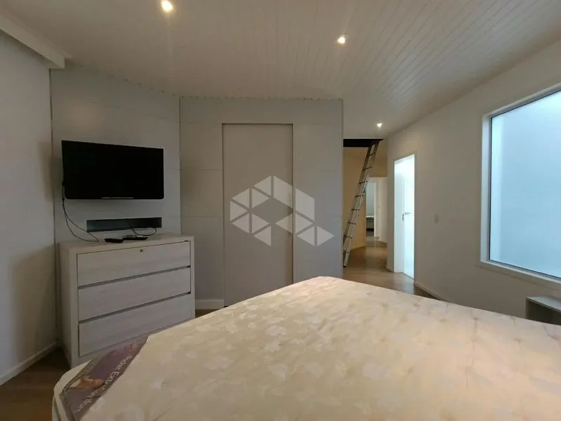 Furnished house, 222 m², with a bathtub — photo 34