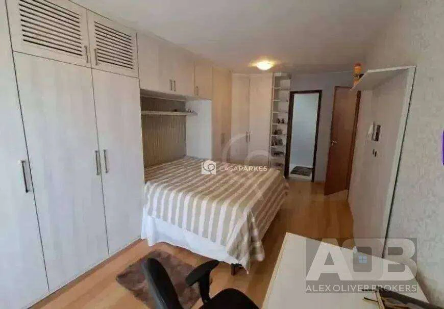 280 m² house with 5 bedrooms and an open-plan kitchen — photo 3