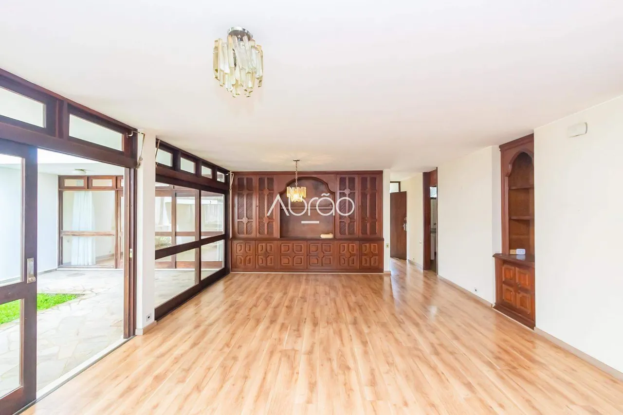 House with 4 bedrooms, 5 bathrooms and 319 m² — photo 14