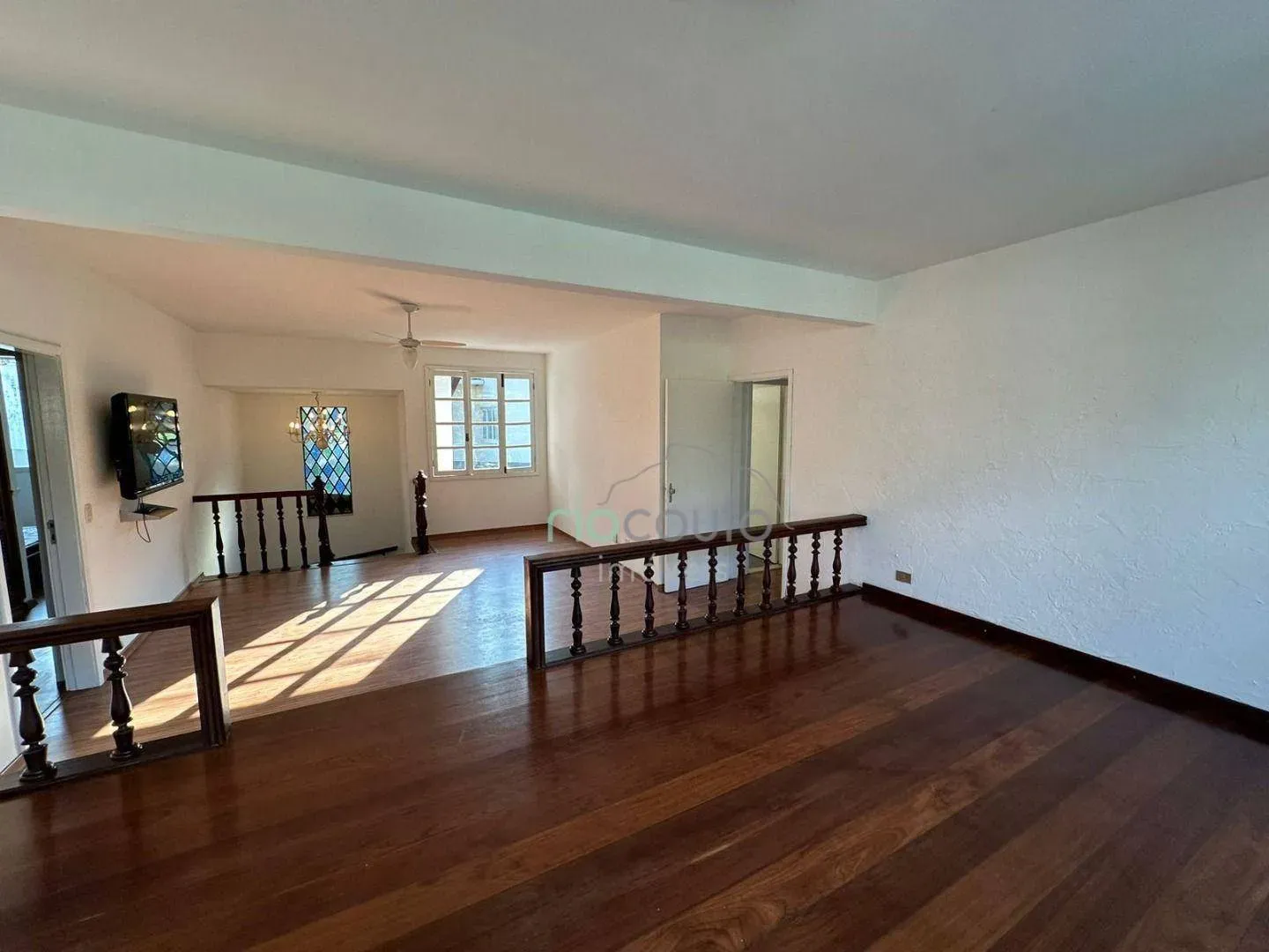 Casa com 5 quartos, 990 m² e 2 vagas, perto das janelas — photo 38