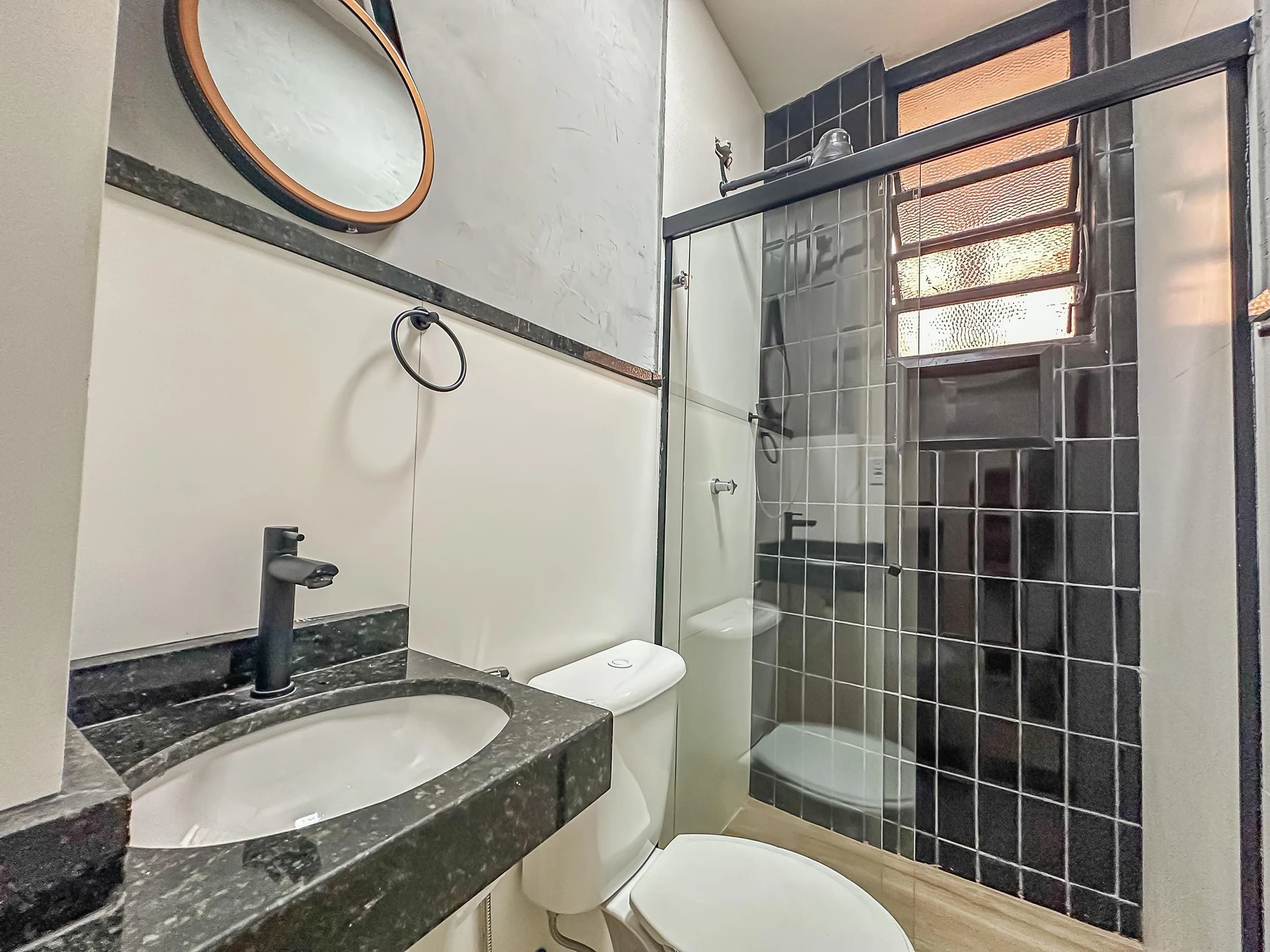 Furnished 1-bedroom apartment with no parking — photo 15