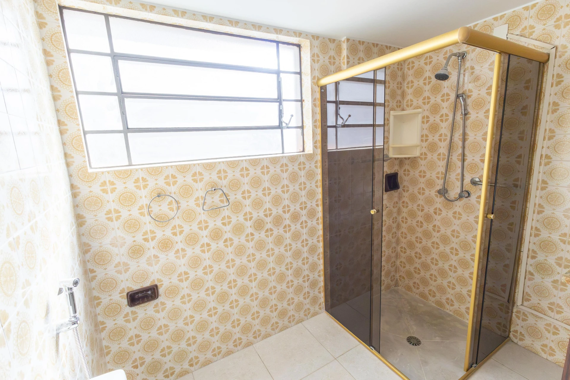 Furnished apartment, 283 m², with a glass-enclosed balcony — photo 34