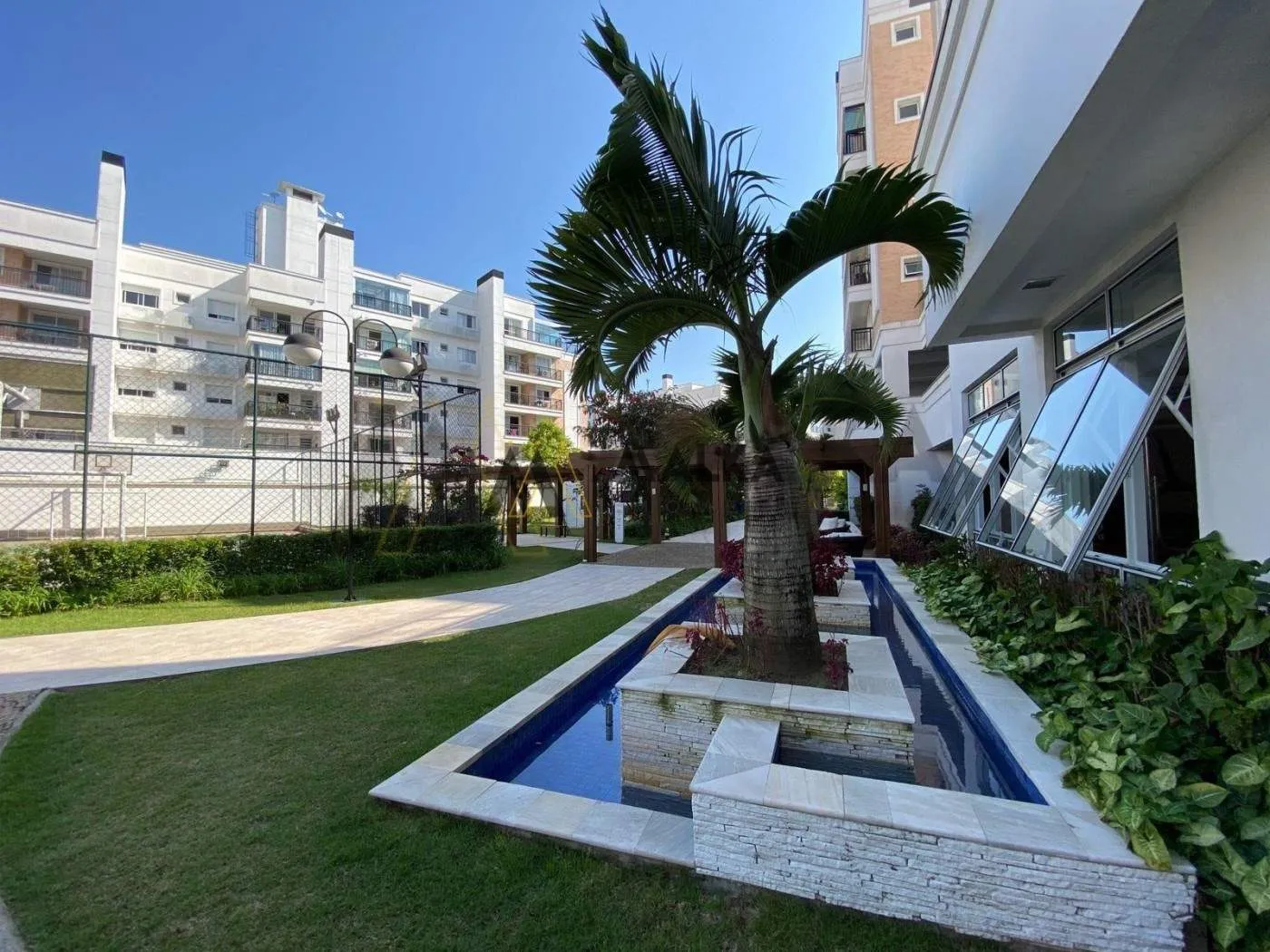 337 m² unfurnished apartment with 3 en-suite rooms — photo 25