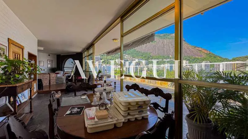Duplex penthouse with balcony, 5 bedrooms and 5 baths — photo 15