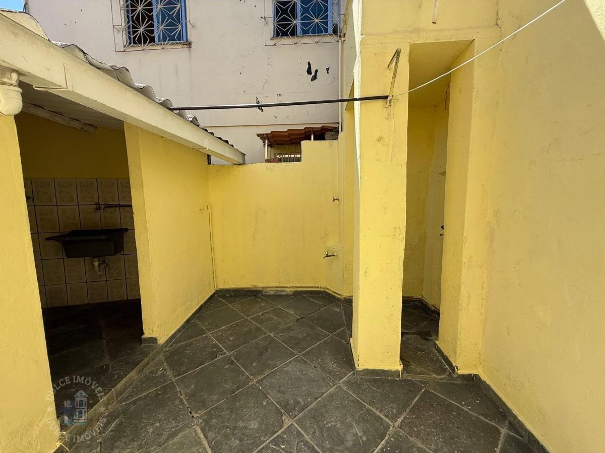 Unfurnished 1-bedroom house with an electric shower — photo 21