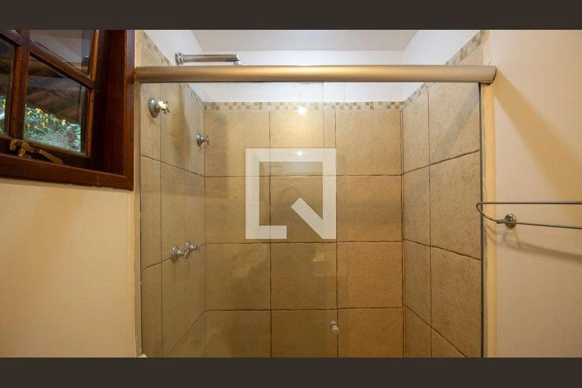 Casa com 4 quartos e churrasqueira na varanda — photo 9